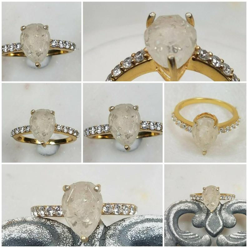 Thumbnail: Memorial Ash Solitare 18kt Gold Diamond Cremation Ring /Memorial Ash Cremation R