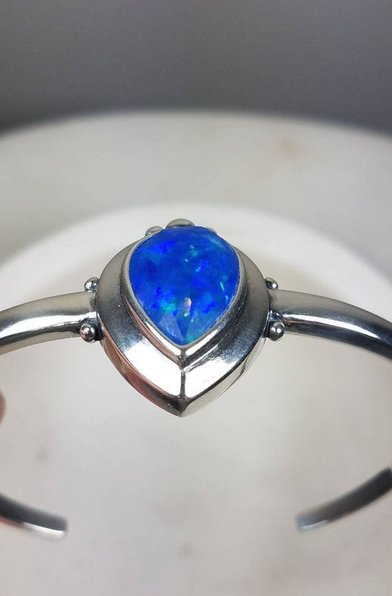 Thumbnail: Memorial Cremation Sterling Silver Pear Cuff Bracelet