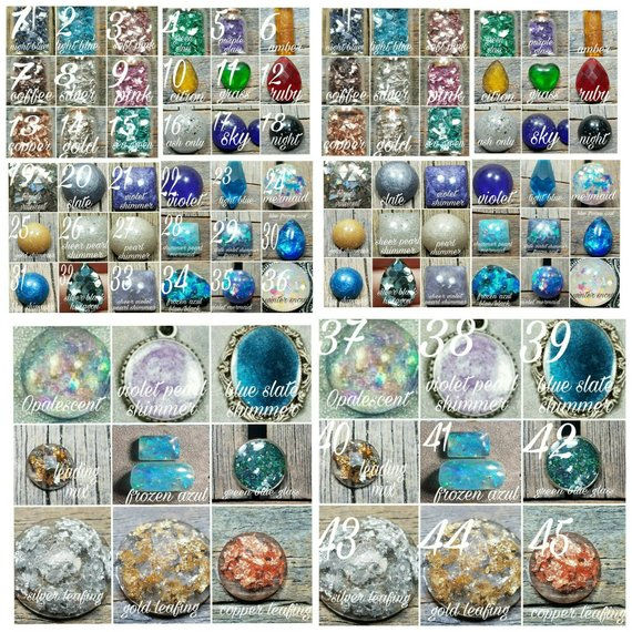 Thumbnail: Memorial Ash Round Angel Wing Keychain