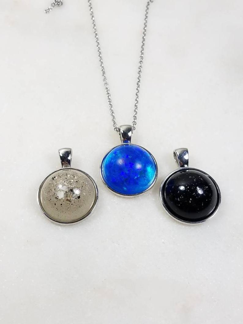 Thumbnail: Memorial Ash Round Silver Plated Crematio Pendant/Memorial Ash Jewelry/Pet Memor