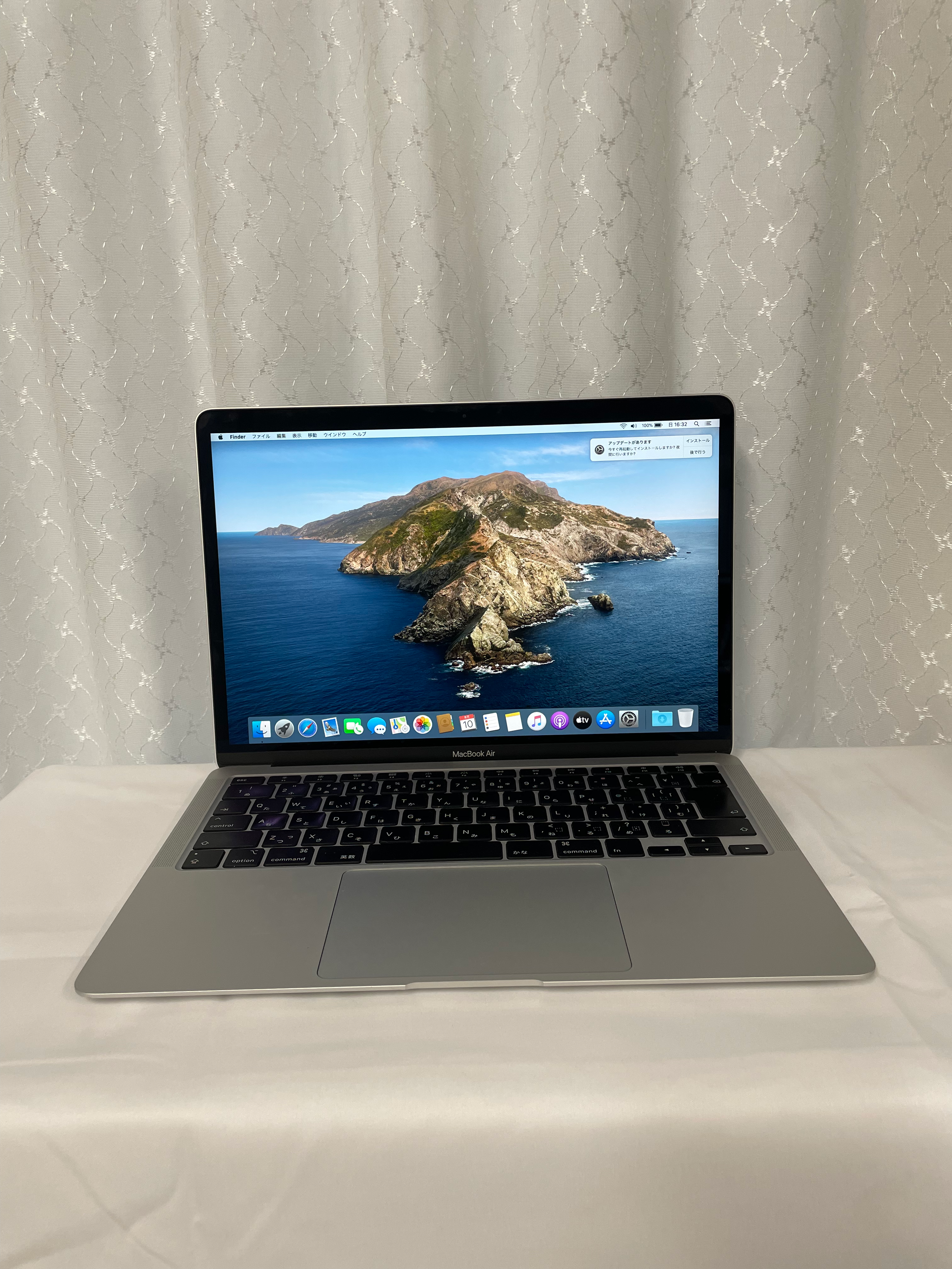 MacBook Air 13インチ（2020）/ Core i3 / 8GB RAM / 256GB SSD