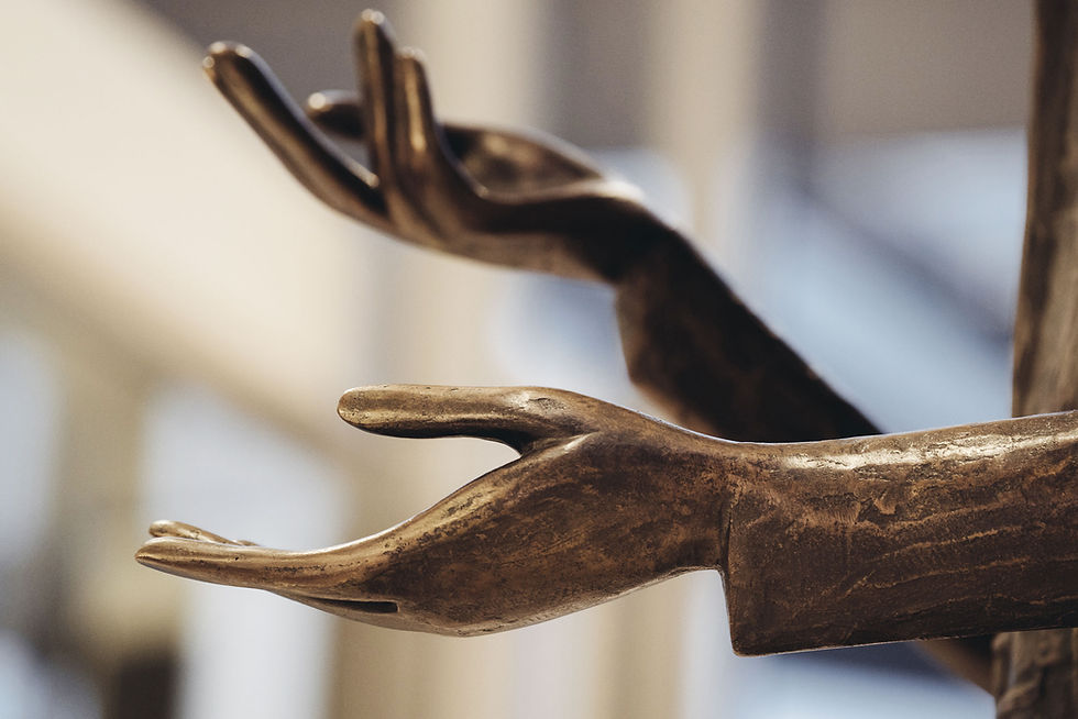 Bronze-Hände-Skulptur