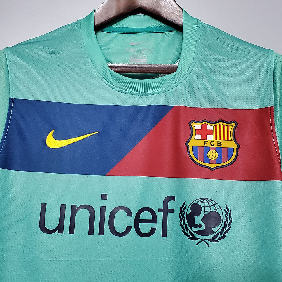 Thumbnail: FC BARCELONA Away Kit 10/11