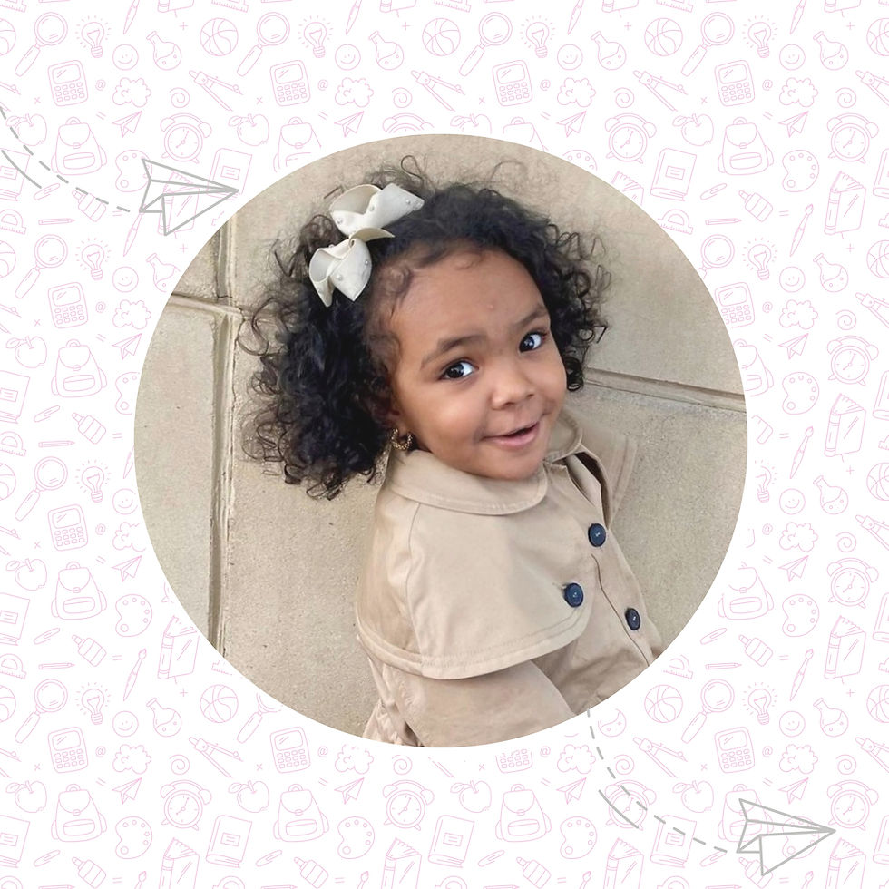 Girl wearing Medium Classic Bow