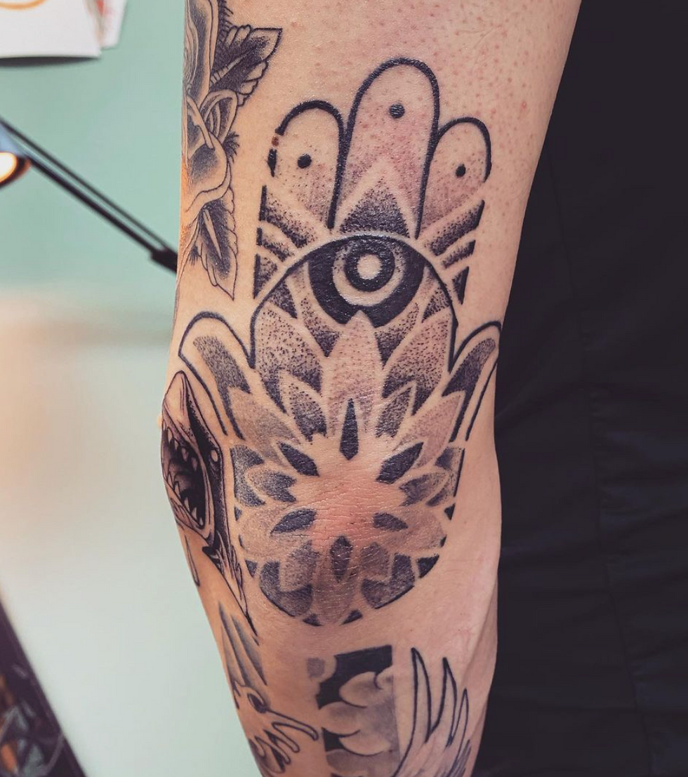 Dotwork Hamsa hand