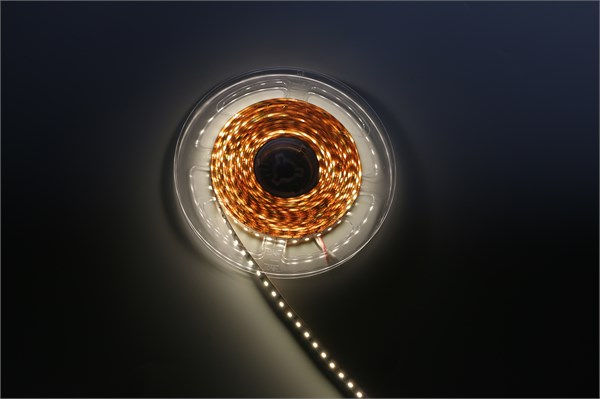 Strip LED flex 120led/m 2835 IP20 luce calda 2700K 18W/m 24V 1800 lm/m CRI>95