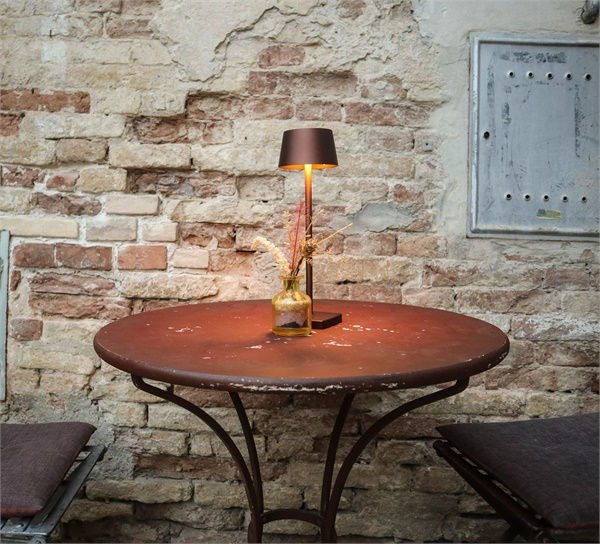 Lampada Da Tavolo Caffe Ip54 Dimmerabile E Ricaricabile 3000K
