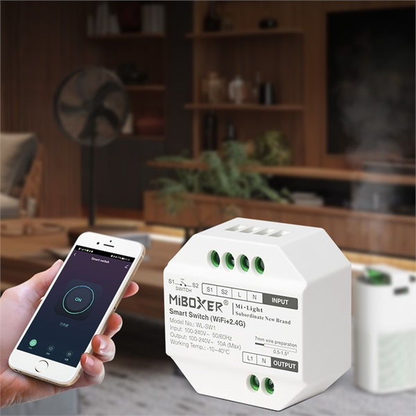 Interruttore on/off RF / wireless / pulsante smart 100-240V