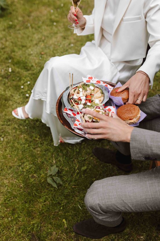 lunch tijdens bruiloft
