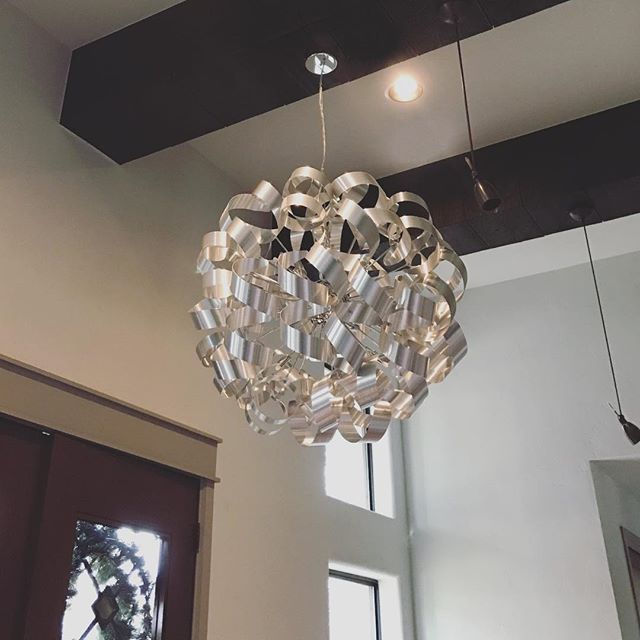 We recently installed the unmistakable ribbon light from #Quoizel