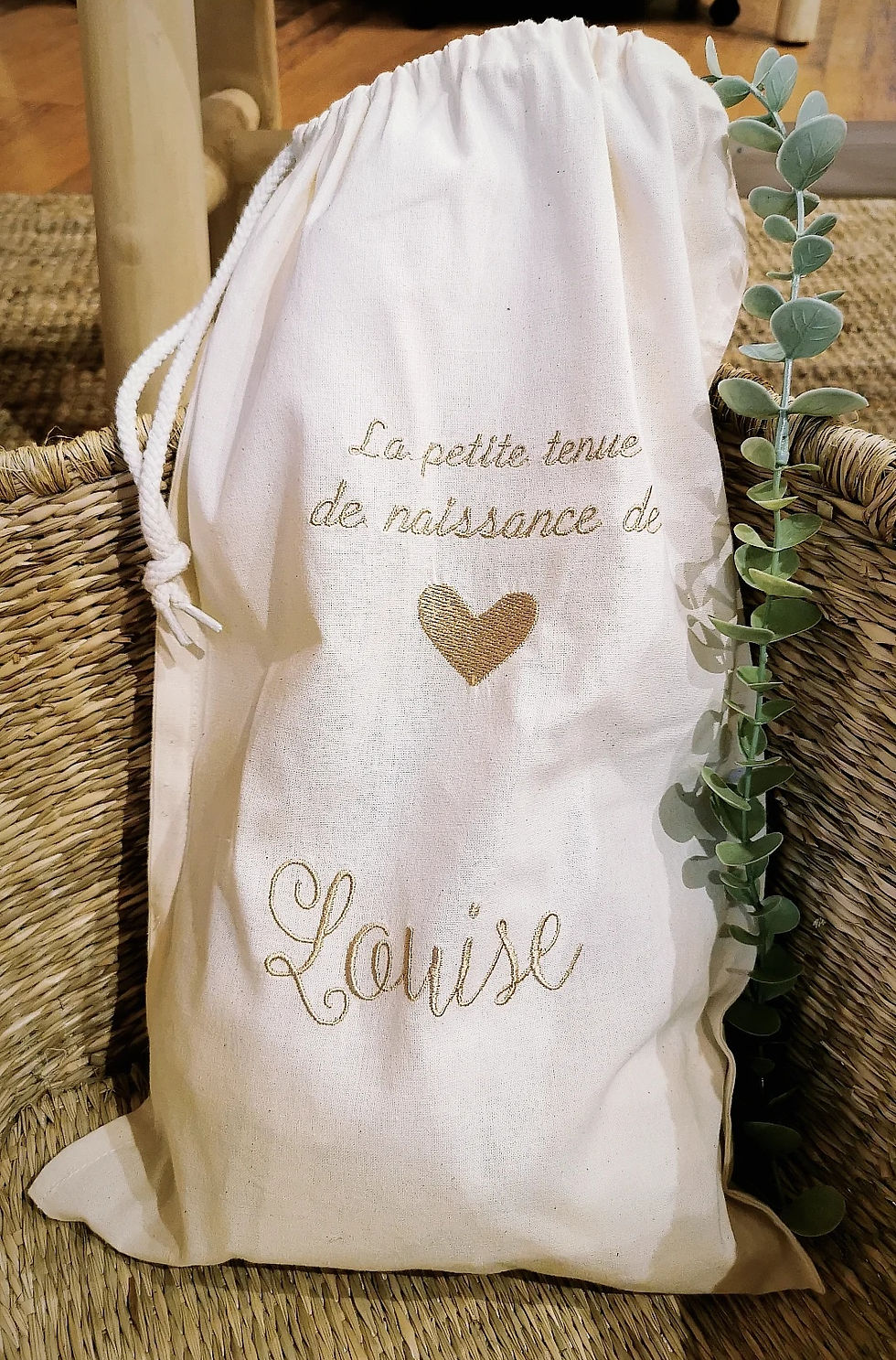 Le pochon LILA modèle "Tenue de naissance"