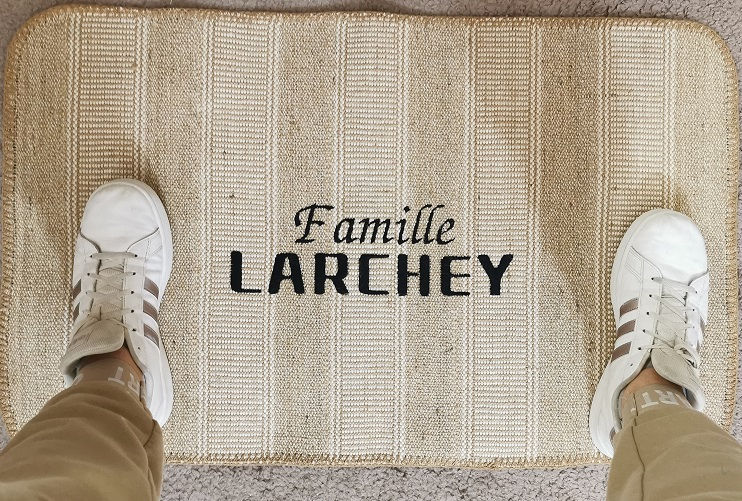 Miniature : Le tapis d'entrée LOA modèle "Nom de la famille"