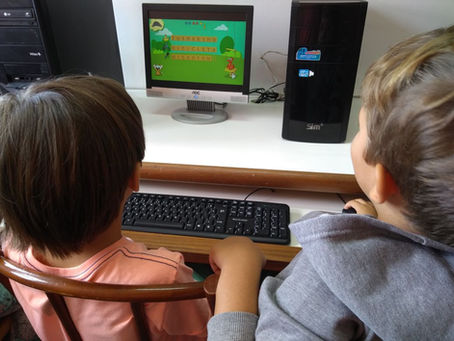 Aulas de informática ensinam qualidade no uso da tecnologia