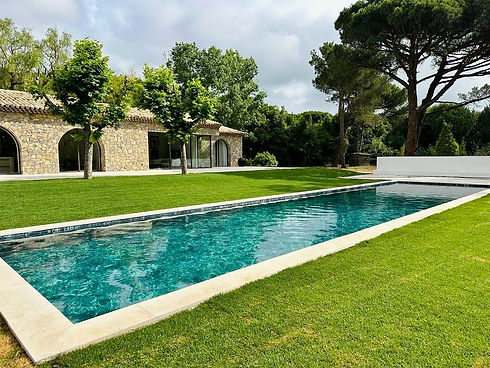 Finished project private swimming pool Saint-Tropez, luxury living, outdoor living, zwemba