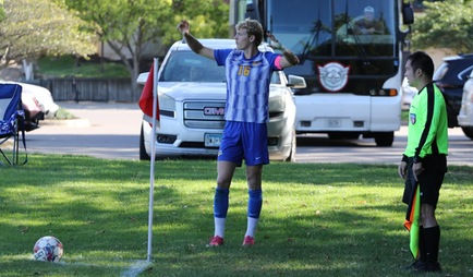 Men's Soccer starts MCAC play 1-1