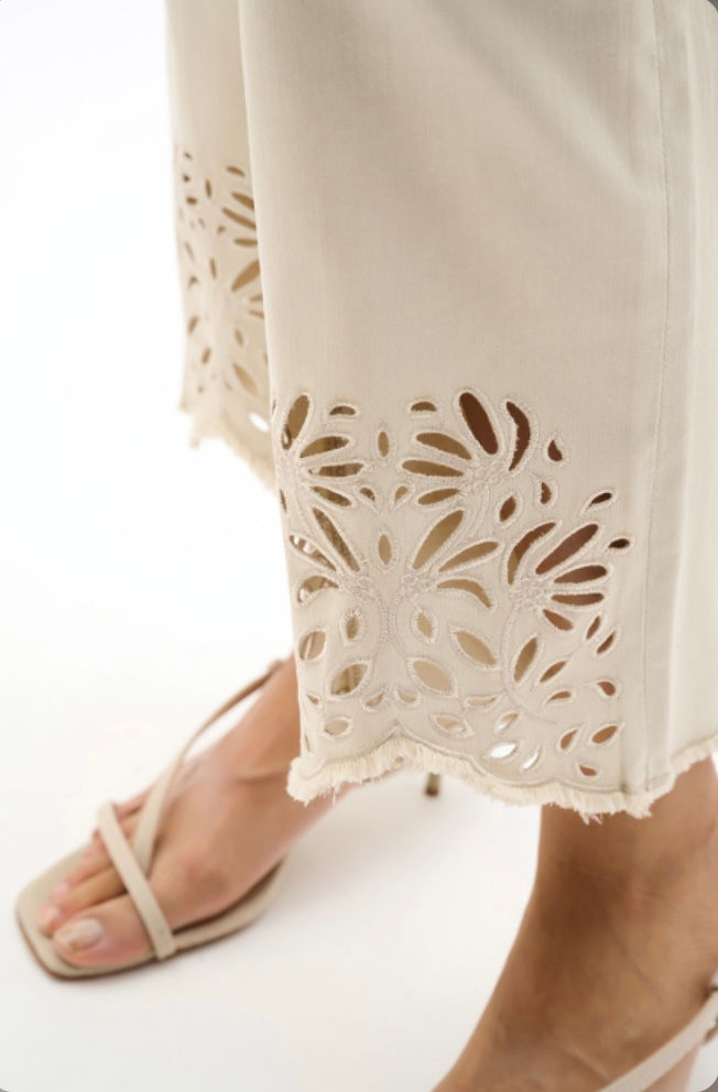 Thumbnail: Joseph Ribkoff 