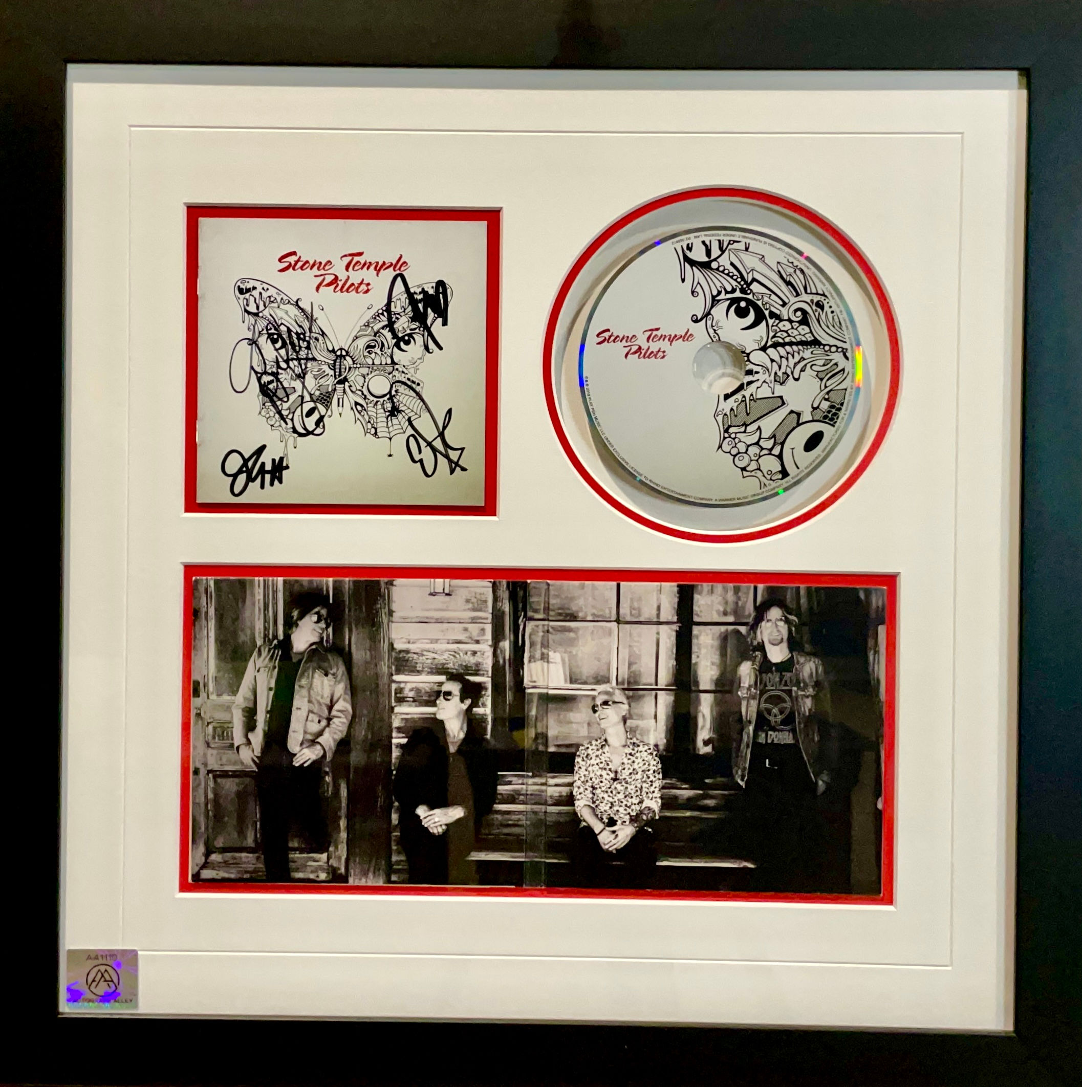 Stone Temple Pilots Signed Self Titled Album