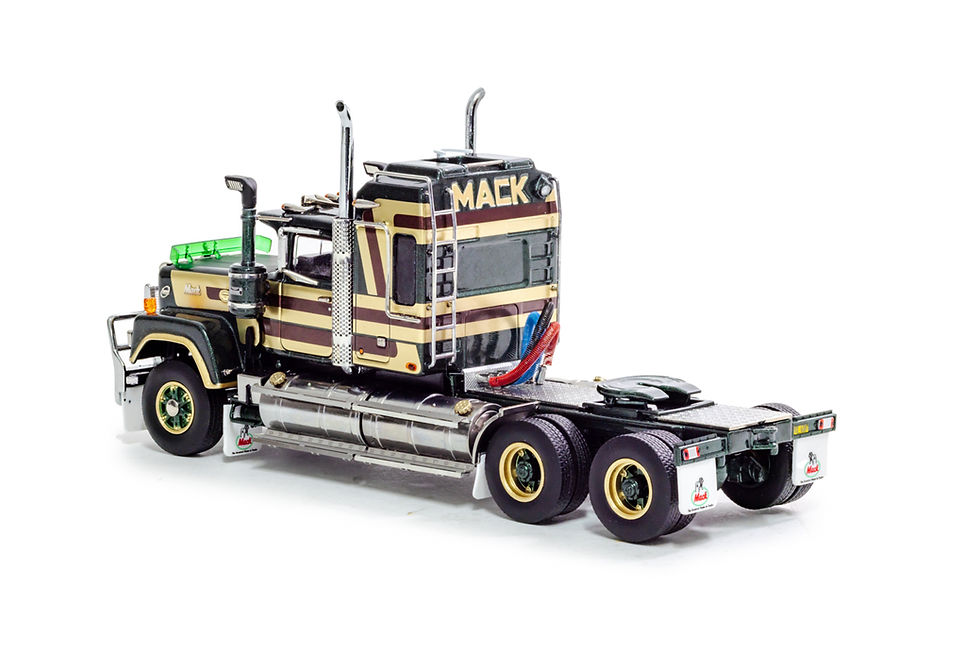Thumbnail: Mack Super-Liner II Bicentennial Truck - Thunderbolt