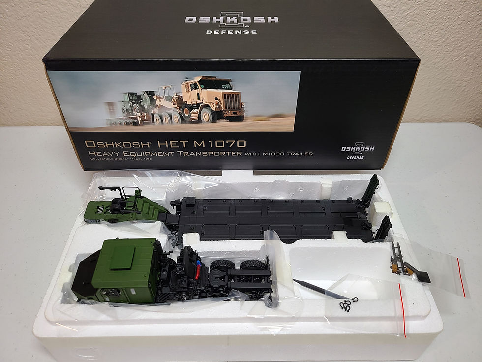 Thumbnail: Oshkosh HET M1070 Transporter with M1000 Trailer - Black/Green