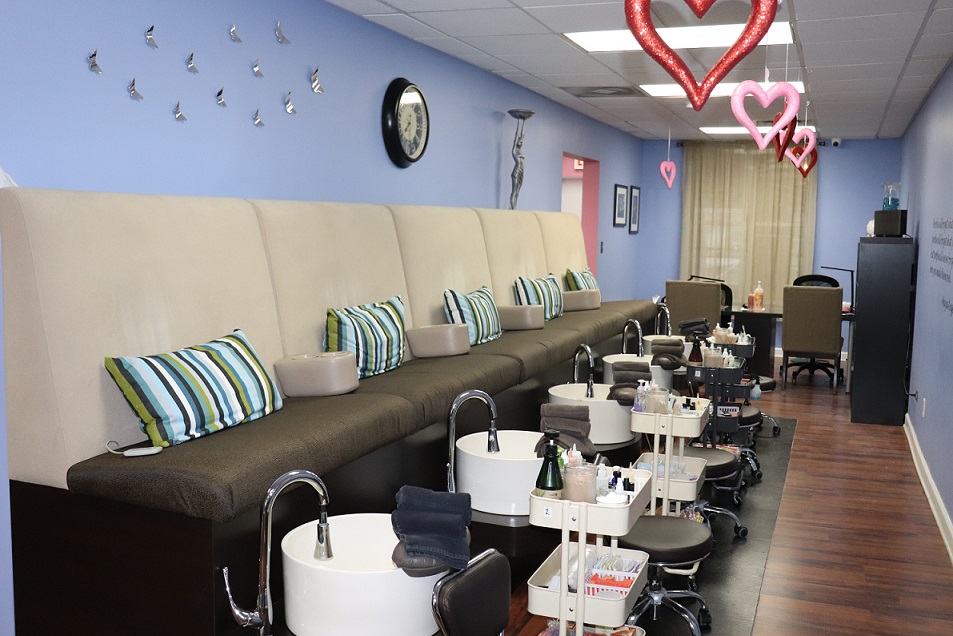 Broken Nail Boutique La Grange,IL Nail Salon Chicago,IL