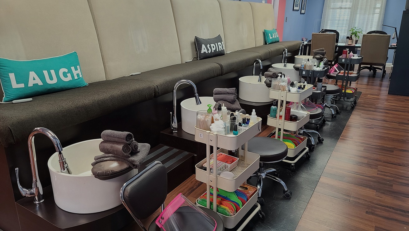 Broken Nail Boutique La Grange,IL Nail Salon Chicago,IL