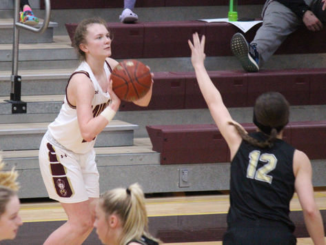 Majettes basketball slays No. 2 Sabers in an instant classic