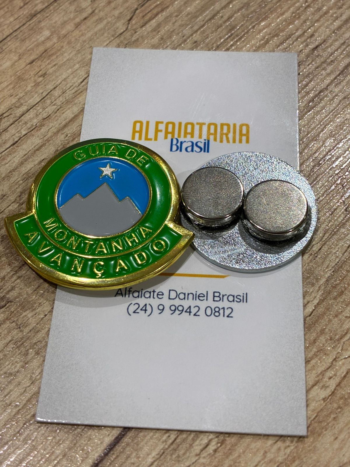 Distintivo Metálico IMÃ Bolso - Guia de Montanha Avançado