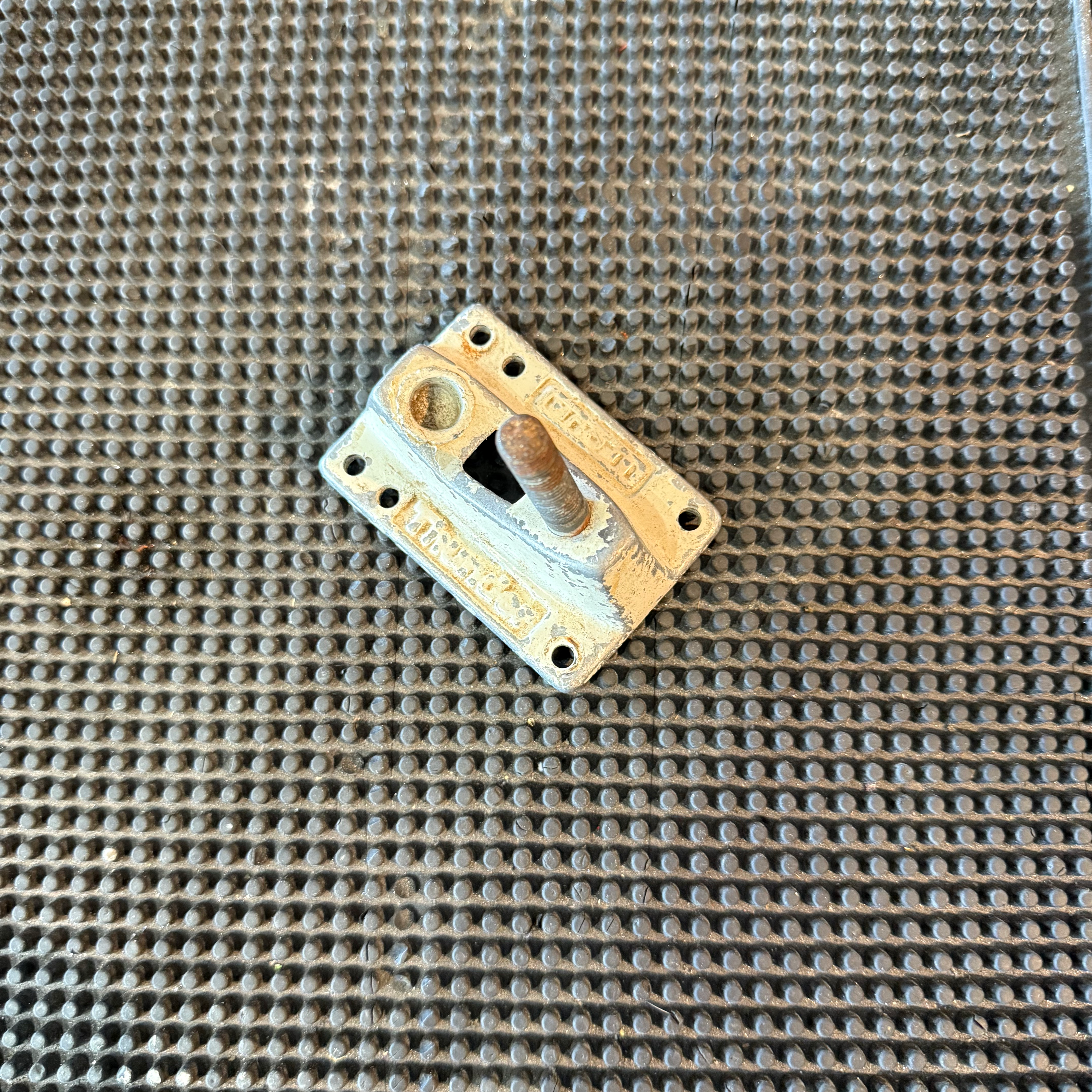 Thunder Silver New School Baseplate Silver