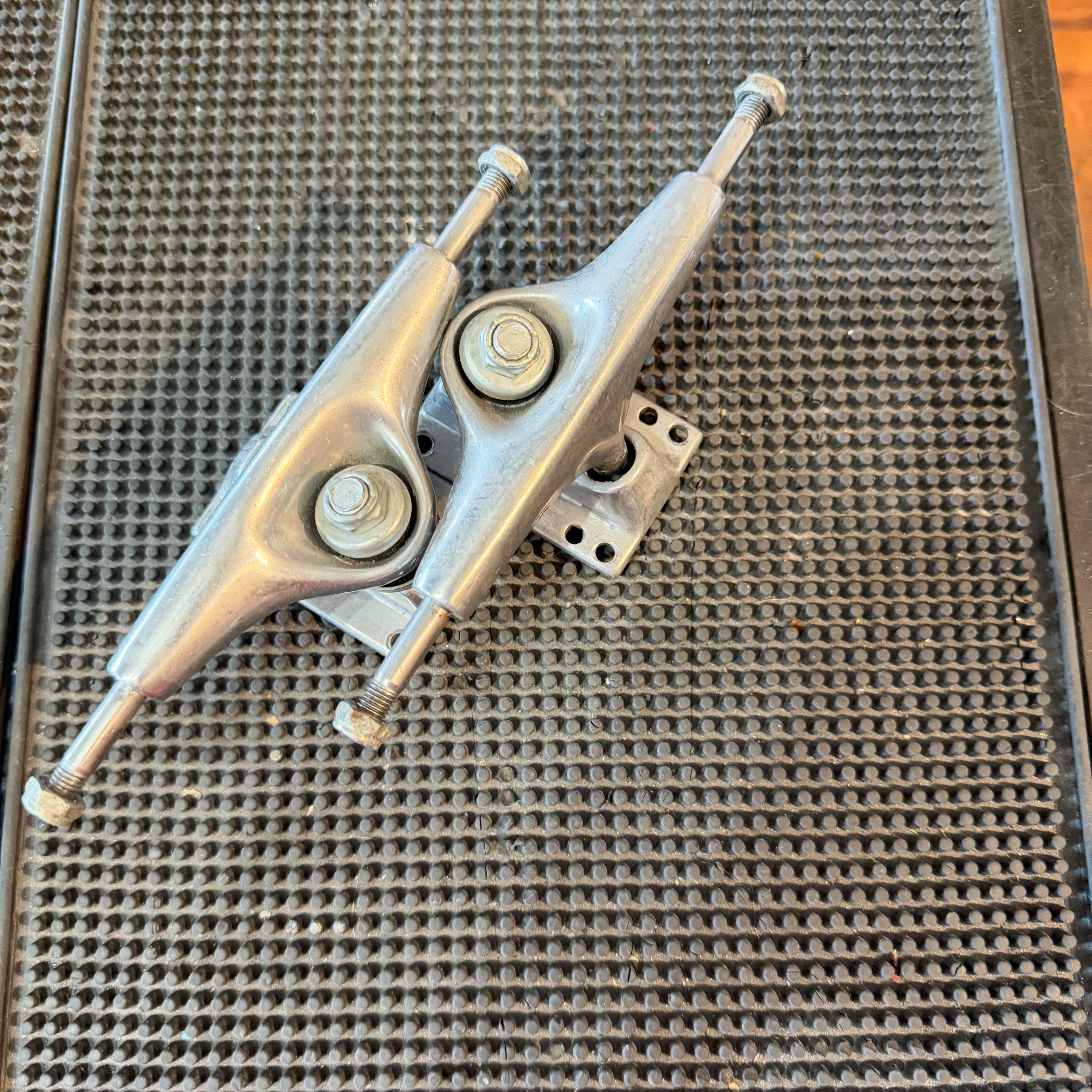 Unknown 139mm Silver/Silver2 Basic New School Trucks used