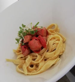 Fetuccine en Salsa Alfredo de Ajo con So