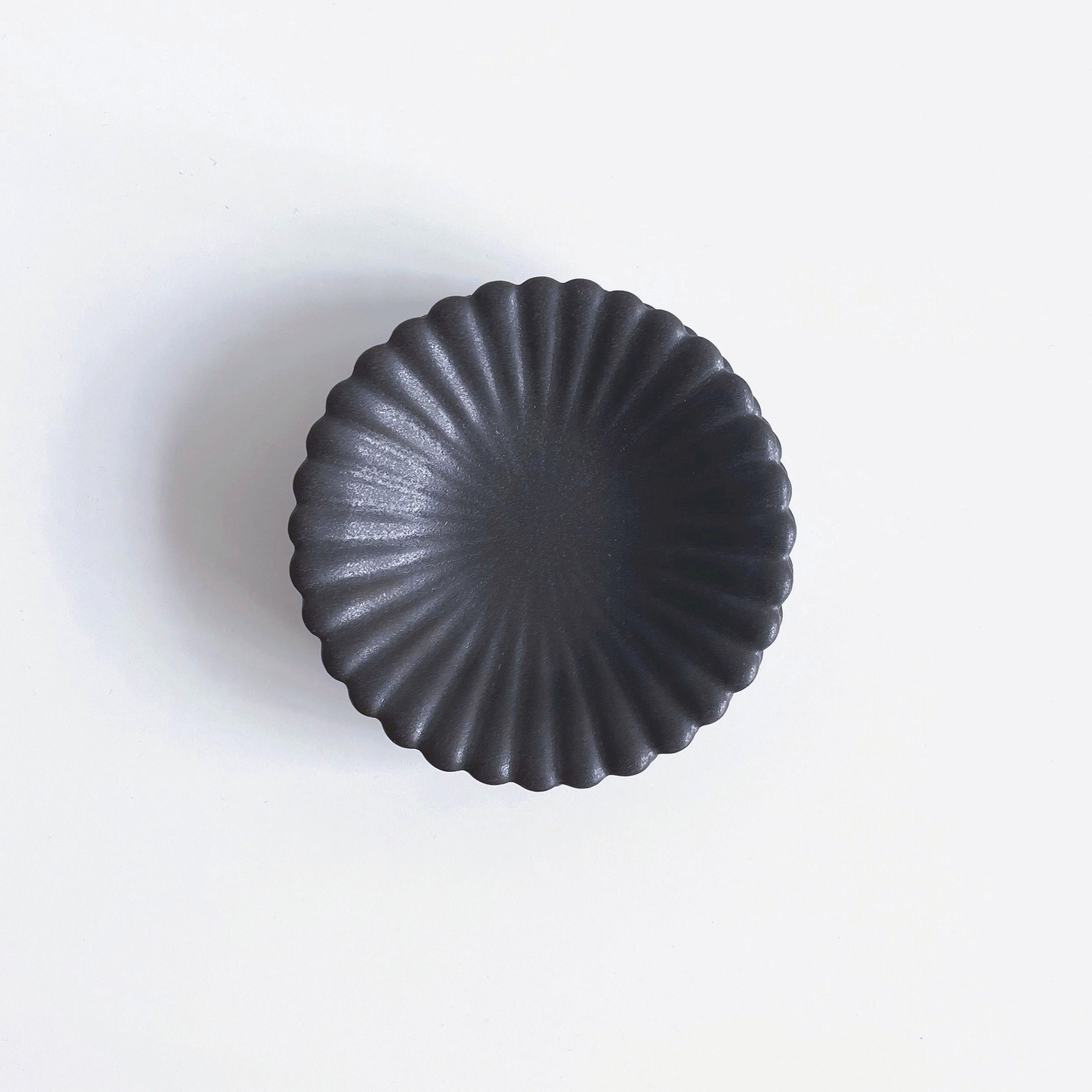 Awabi Ware - Dark Brown Chrysanthemum Plate