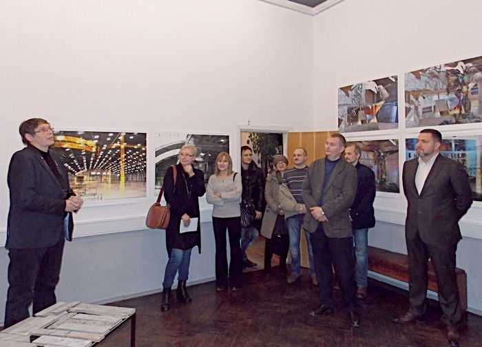 Direktor-VTSSI-Andrej-Duhovnikov-vystupaet-pered-sobravshimisya_edited