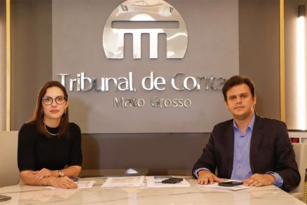 Deputado Thiago Silva e Deputada Janaina Riva, sugerem a obrigatoriedade do uso de uniformes.
A proposta vai proporcionar a igualdade entre a classe estudantil.