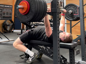 Free-Weights vs Machine Weights: What’s Better for Strength and Muscle After 35?