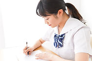 勉強中の高校生