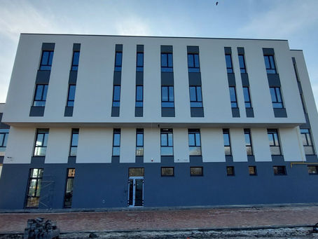 Будинок з вікнами рехау