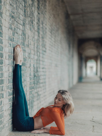 If you would like to hire Ballerina Tori for your brand, event or campaign, please do not hesitate to get in touch. Hire a ballet dancer, ballerinas for events, hire a ballerina. Cotswolds wedding entertainment, If you would like to hire Ballerina Tori for your brand, event or campaign, please do not hesitate to get in touch. Available for performances for events, photoshoots, ad campaigns, private parties, corporate galas, weddings, feature films, fashion campaigns, music videos and PR launches. Ballerinas for hire. Bespoke ballet performances. Ballet dancer supplier. 