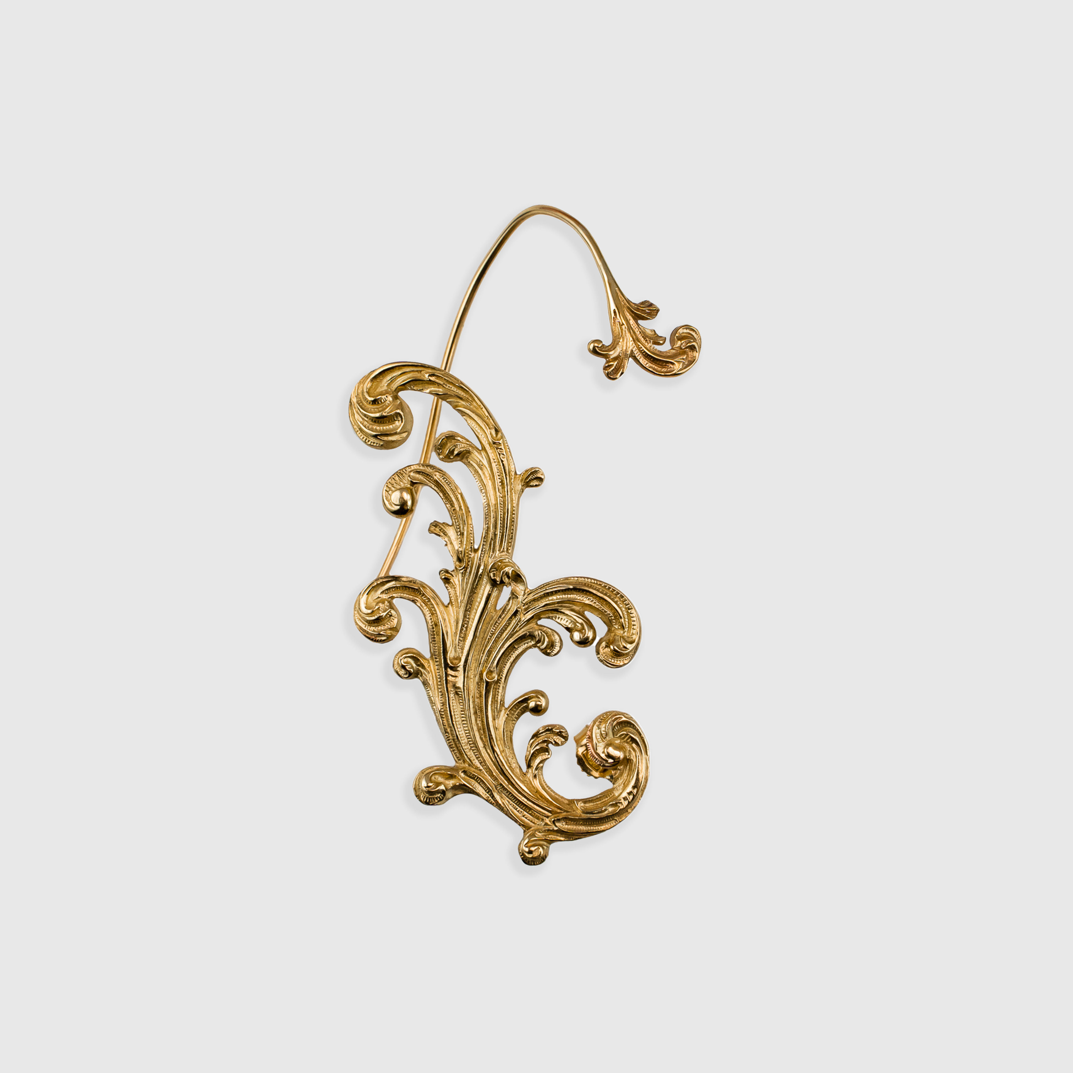 Baroque style earcuff in yellow gold 18 kt