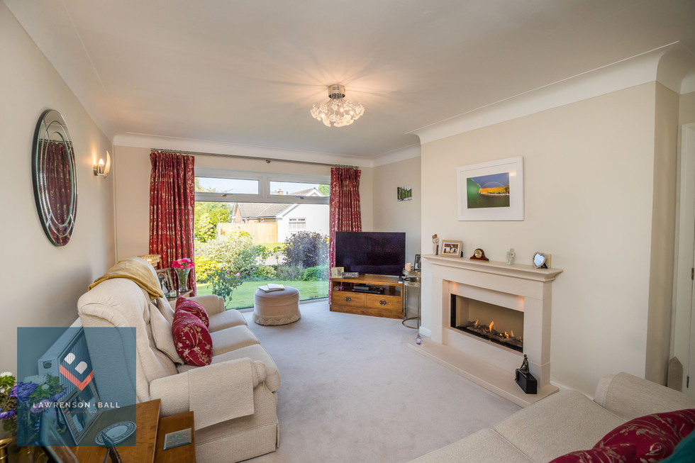 Beautifully Presented Detached Home on a Quiet CulDeSac in Ashton Hayes