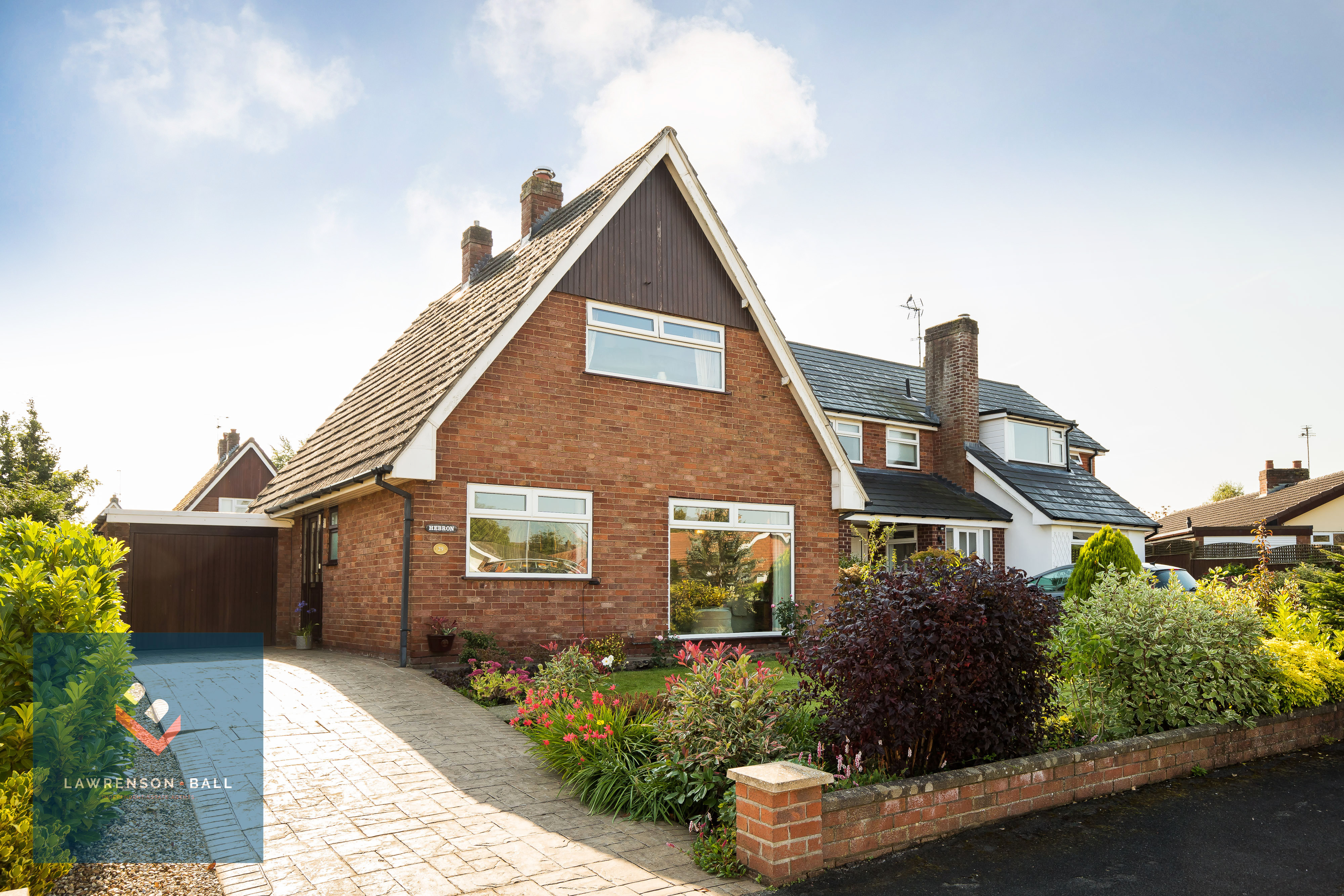 Beautifully Presented Detached Home on a Quiet CulDeSac in Ashton Hayes