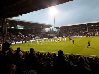 Fulham hold their nerve to edge ahead of Cardiff again in promotion race