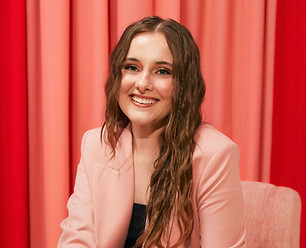 Lindsey Headshot.jpeg