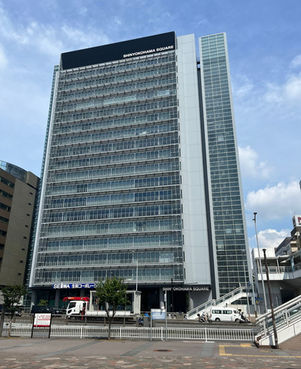 会社のビル外観
