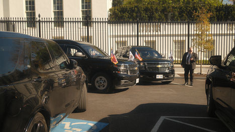 The vice presidential motorcade arrives at the West Wing of the White House.