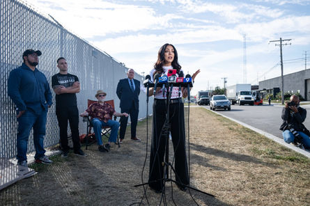 Demi speaking at Broadview with Veterans