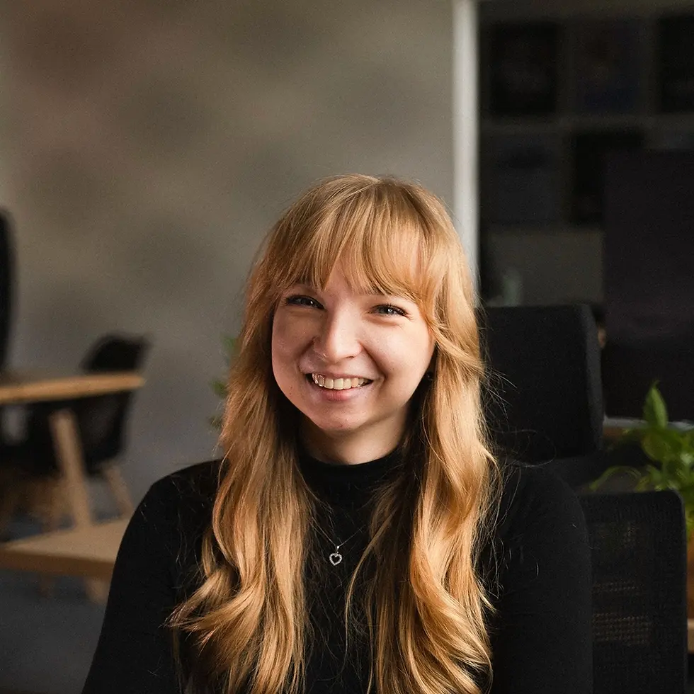 Sára Graphic Designer