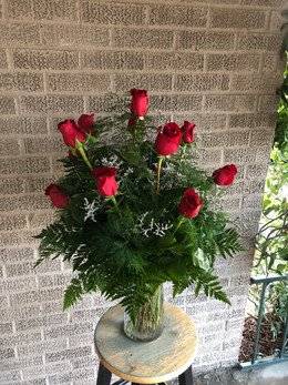Fresh Dozen Roses