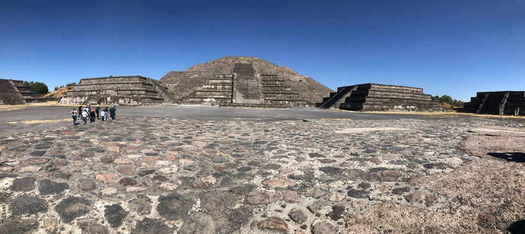 Moon plaza