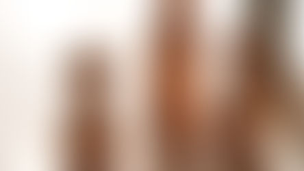 personnages en bois pendant une constellation familiale