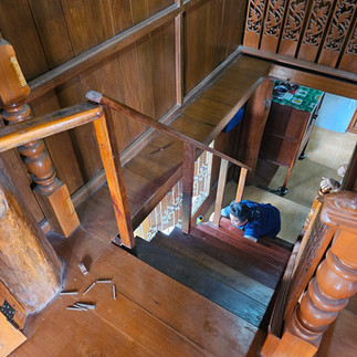 ติดตั้งลิฟต์บันไดบ้านไม้ เชียงใหม่ แม่ริม สำหรับผู้สูงอายุ